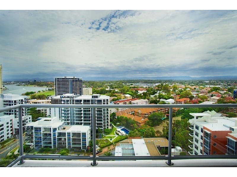 1 Como Crescent, Southport QLD 4215