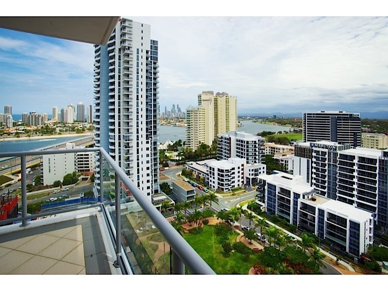 1 Como Crescent, Southport QLD 4215