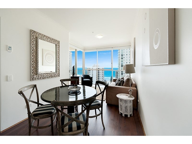 46 Pacific Street, Main Beach QLD 4217