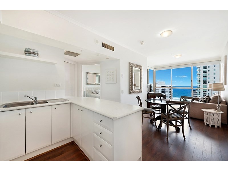 46 Pacific Street, Main Beach QLD 4217