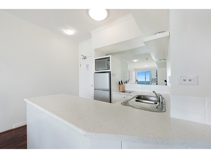 46 Pacific Street, Main Beach QLD 4217