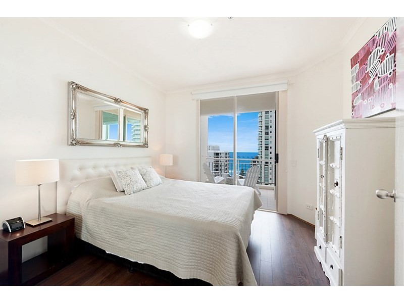 46 Pacific Street, Main Beach QLD 4217
