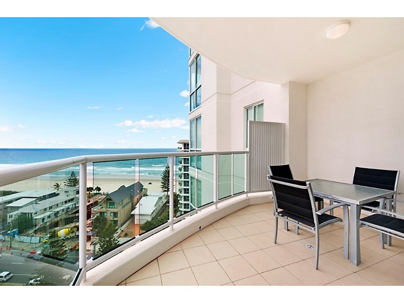 5 Woodroffe Avenue, Main Beach QLD 4217