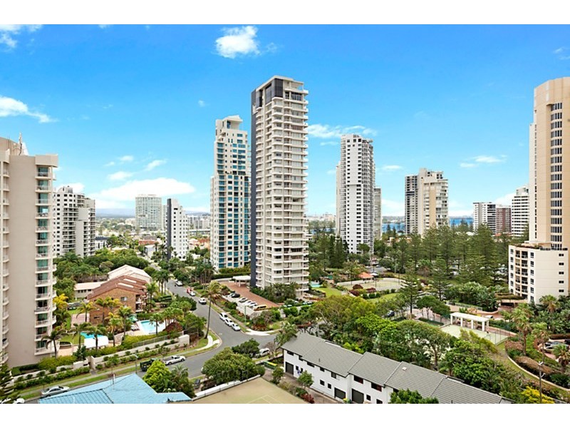 5 Woodroffe Avenue, Main Beach QLD 4217