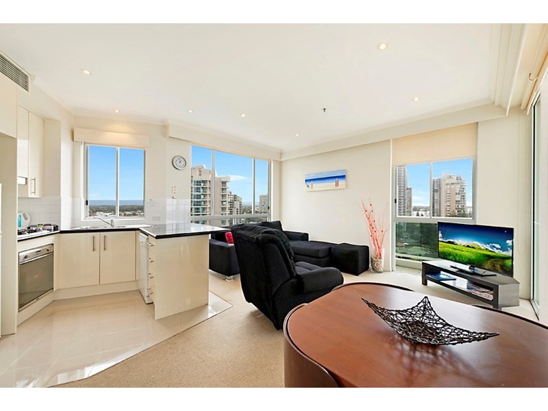 5 Woodroffe Avenue, Main Beach QLD 4217