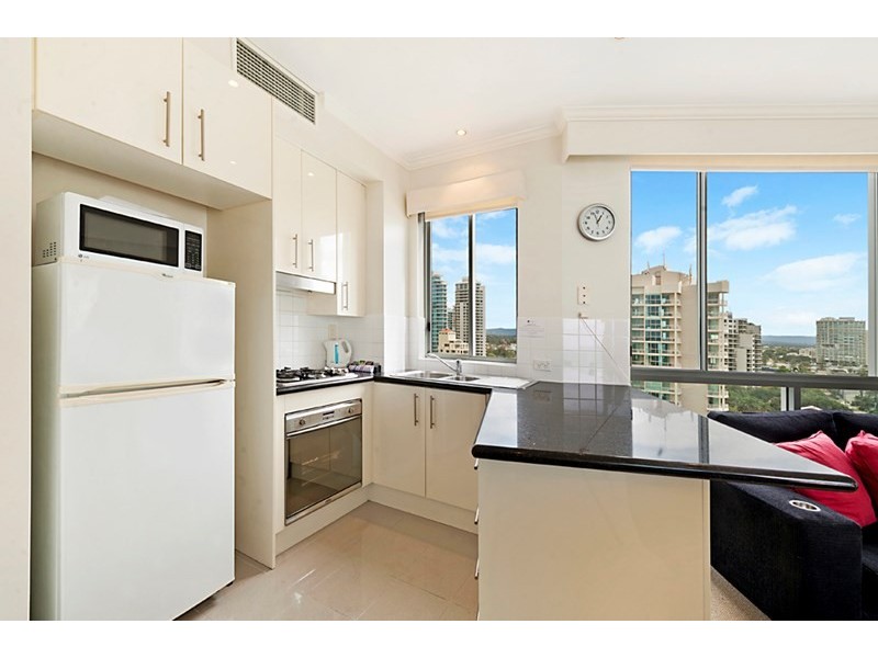 5 Woodroffe Avenue, Main Beach QLD 4217