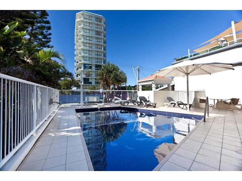 5 Woodroffe Avenue, Main Beach QLD 4217