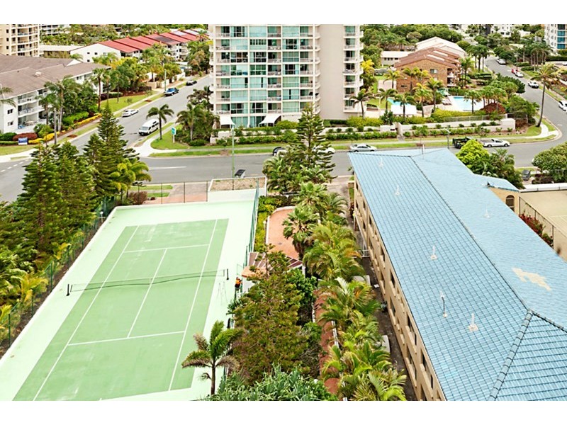 5 Woodroffe Avenue, Main Beach QLD 4217