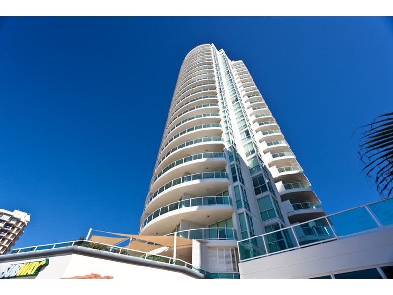 5 Woodroffe Avenue, Main Beach QLD 4217