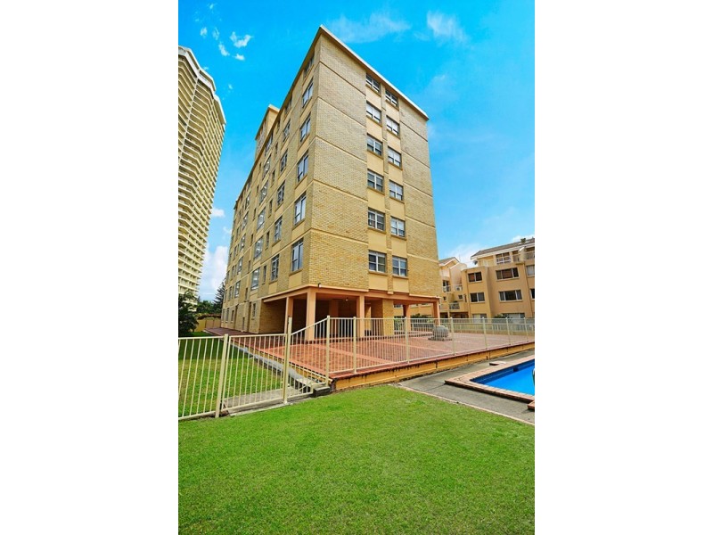 17/15 Pacific Street, Main Beach QLD 4217