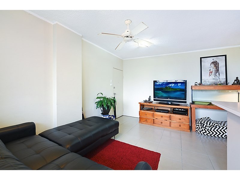 17/15 Pacific Street, Main Beach QLD 4217