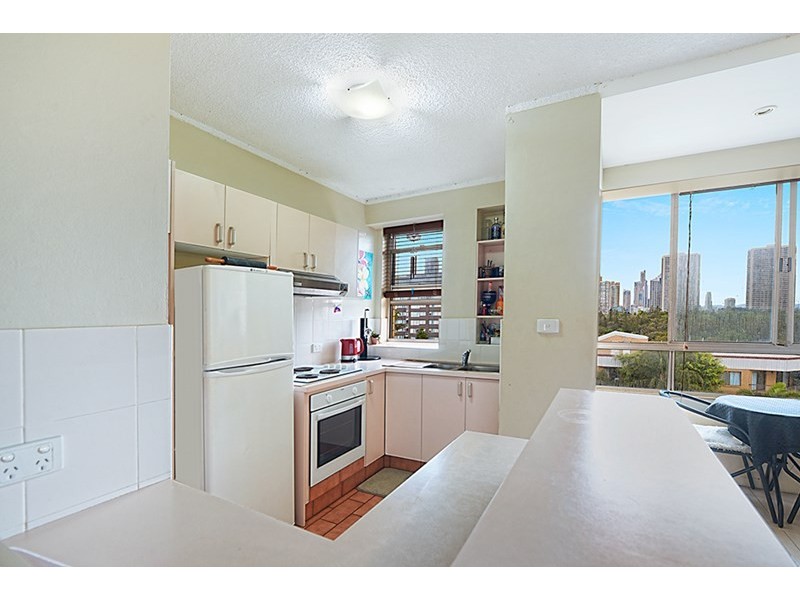 17/15 Pacific Street, Main Beach QLD 4217