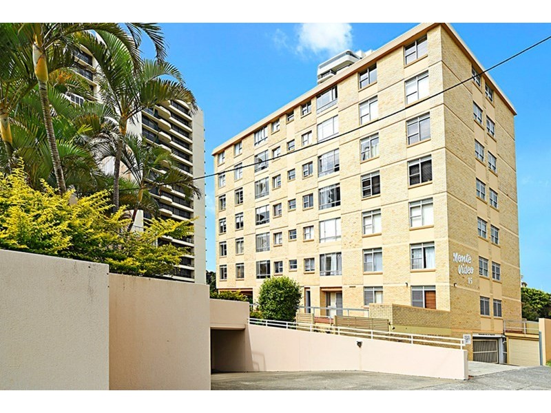 17/15 Pacific Street, Main Beach QLD 4217