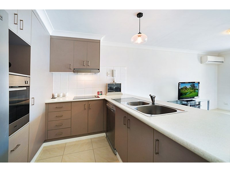 17 Lather Street, Southport QLD 4215