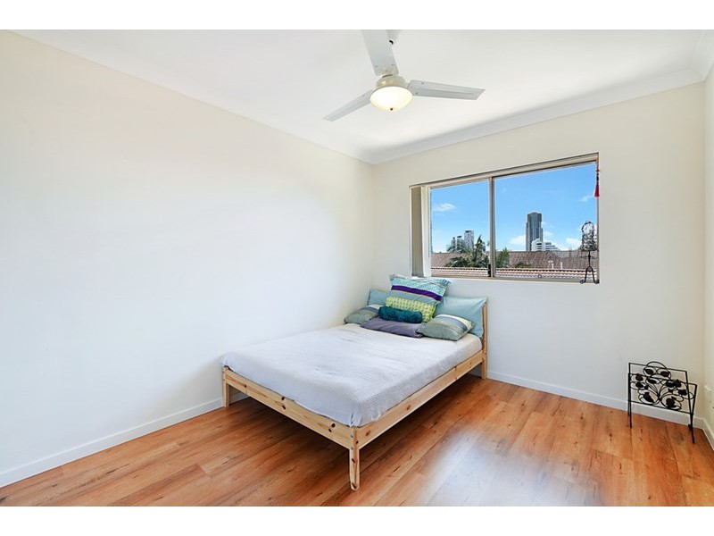 17 Lather Street, Southport QLD 4215