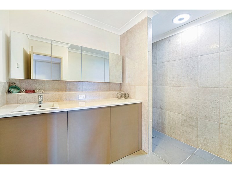 17 Lather Street, Southport QLD 4215