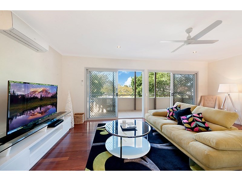 2/55 Cronin Avenue, Main Beach QLD 4217