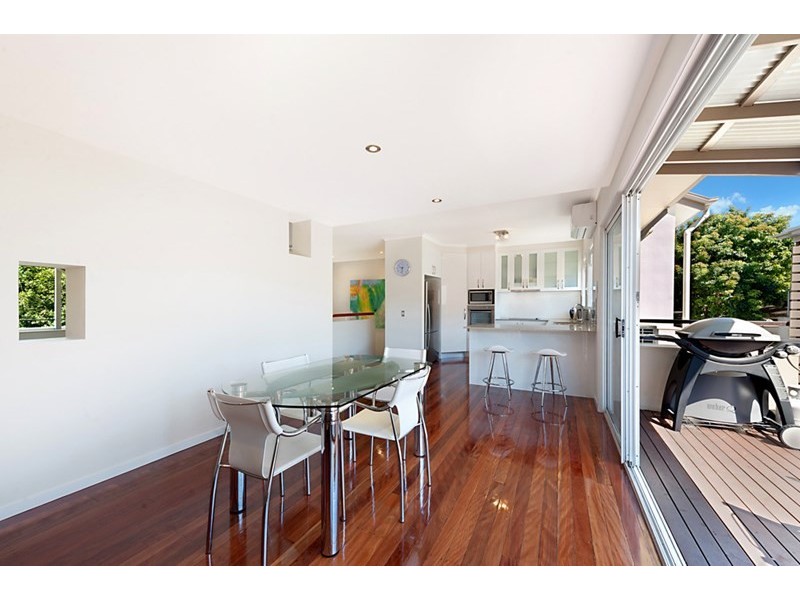 2/55 Cronin Avenue, Main Beach QLD 4217