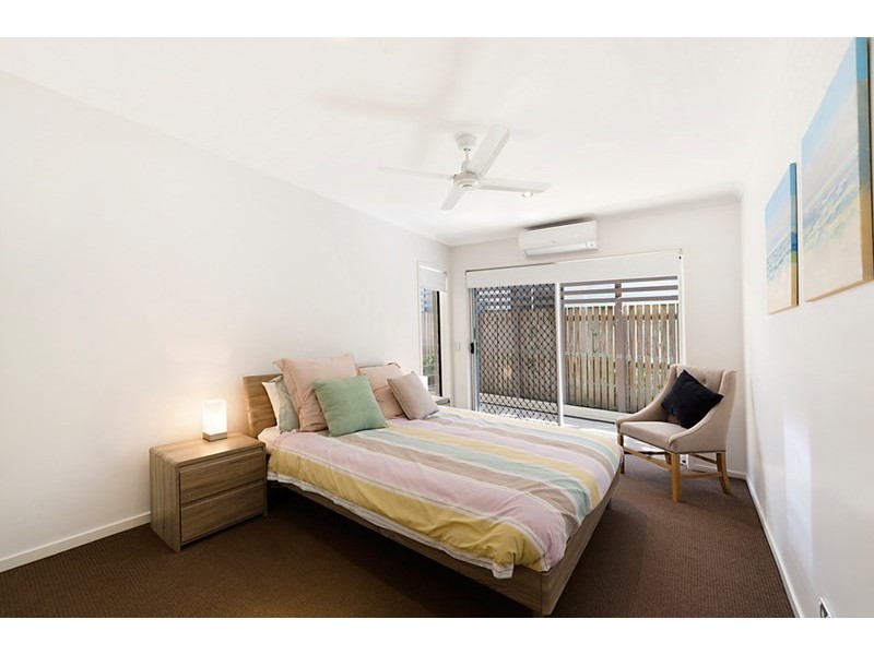 2/55 Cronin Avenue, Main Beach QLD 4217