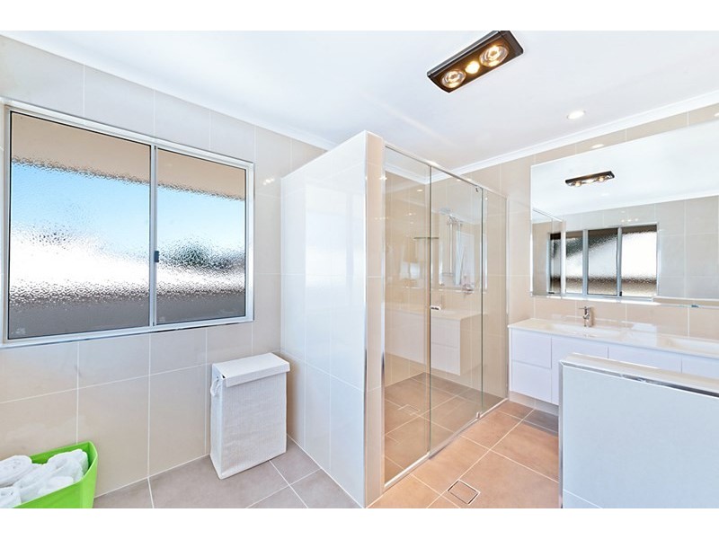 2/55 Cronin Avenue, Main Beach QLD 4217