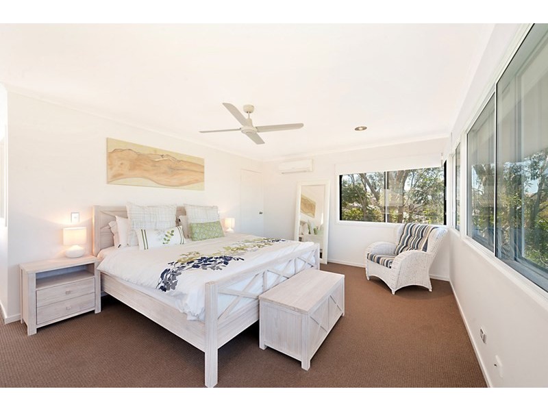 2/55 Cronin Avenue, Main Beach QLD 4217