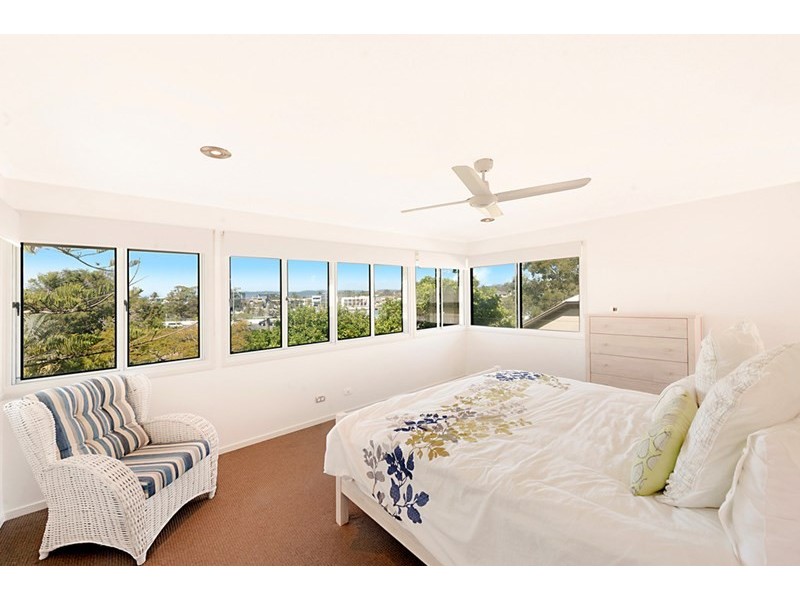 2/55 Cronin Avenue, Main Beach QLD 4217