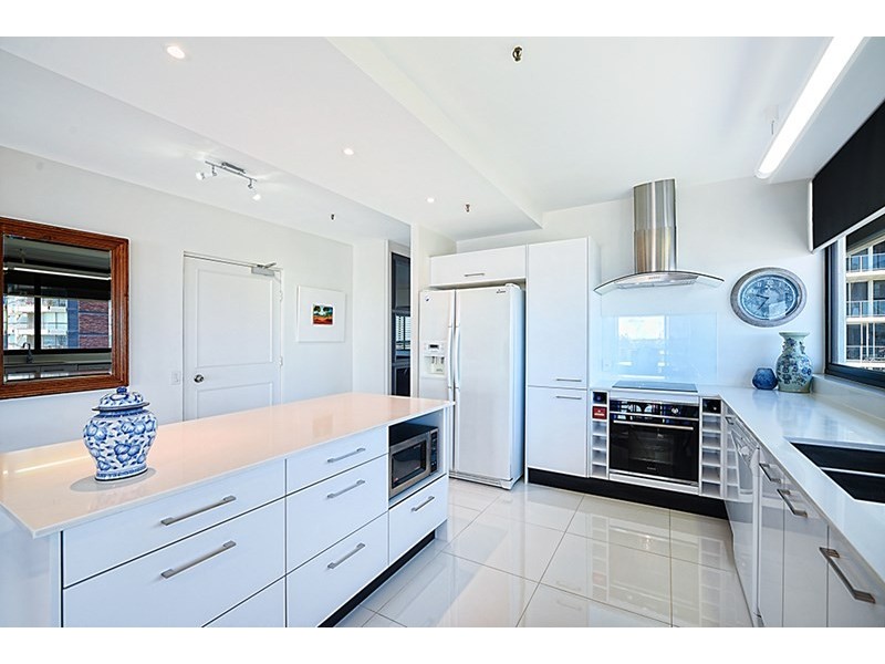 14 Macarthur Parade, Main Beach QLD 4217