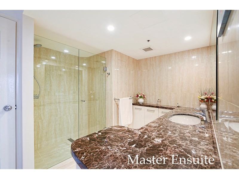 2 Admiralty Drive, Surfers Paradise QLD 4217
