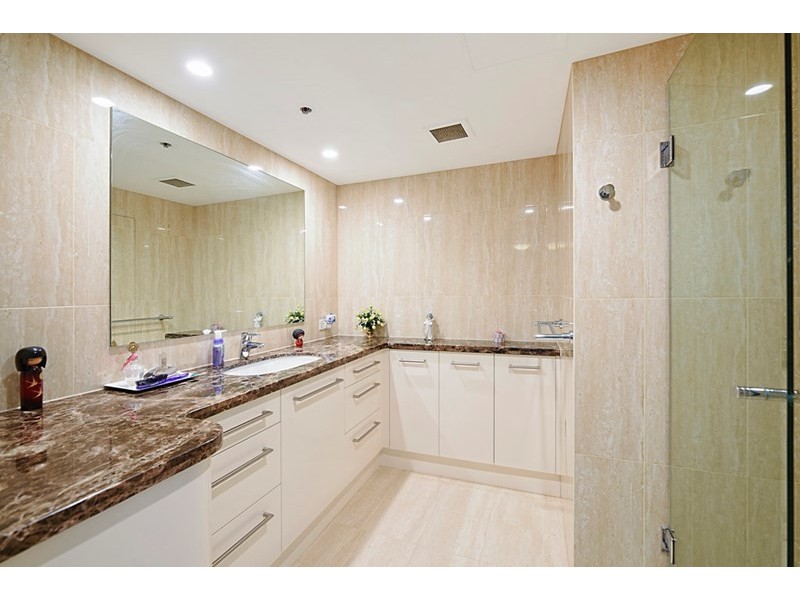 2 Admiralty Drive, Surfers Paradise QLD 4217