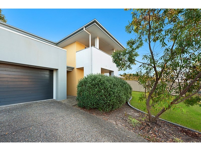 16 Harriet Lane, Oxenford QLD 4210