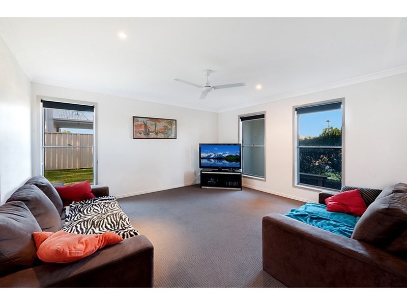 16 Harriet Lane, Oxenford QLD 4210