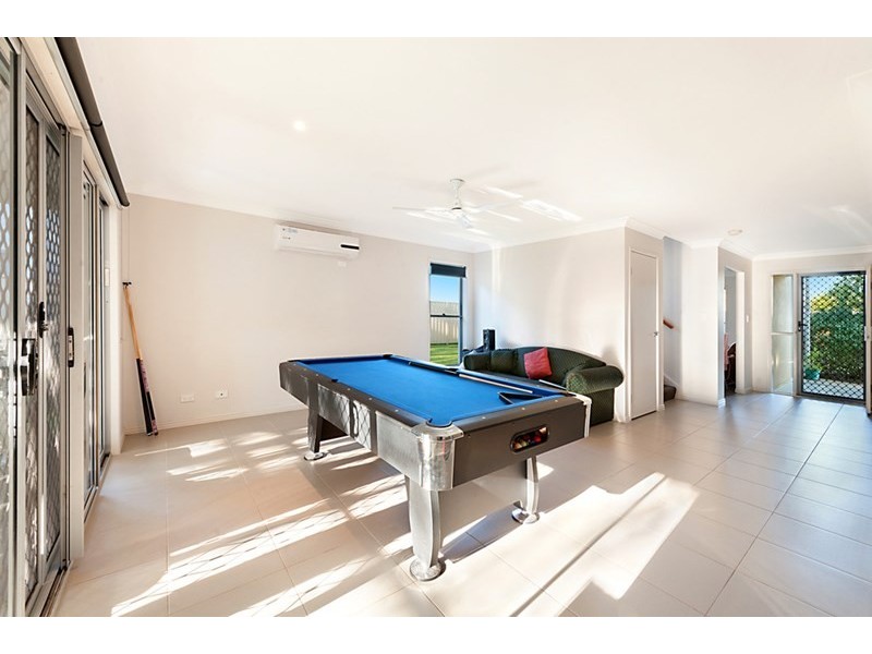 16 Harriet Lane, Oxenford QLD 4210