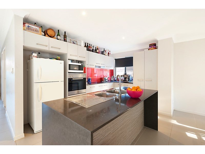 16 Harriet Lane, Oxenford QLD 4210