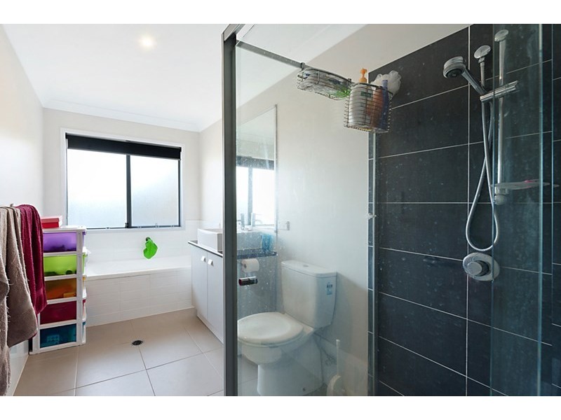 16 Harriet Lane, Oxenford QLD 4210