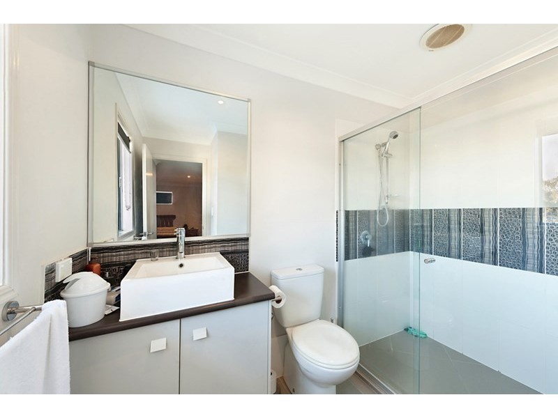 16 Harriet Lane, Oxenford QLD 4210