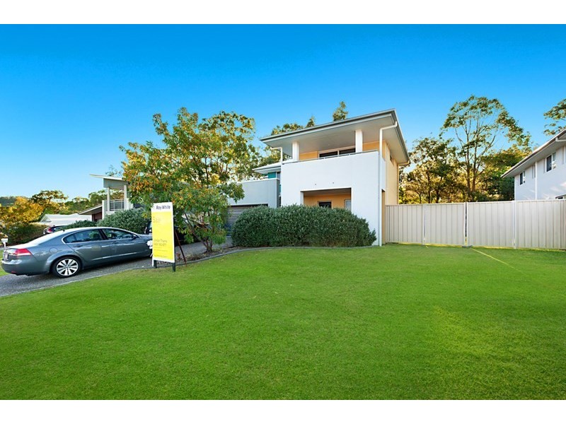 16 Harriet Lane, Oxenford QLD 4210