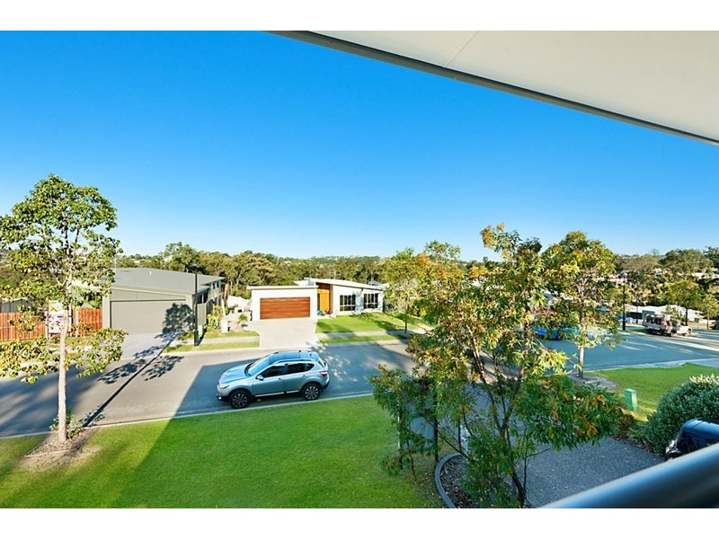 16 Harriet Lane, Oxenford QLD 4210