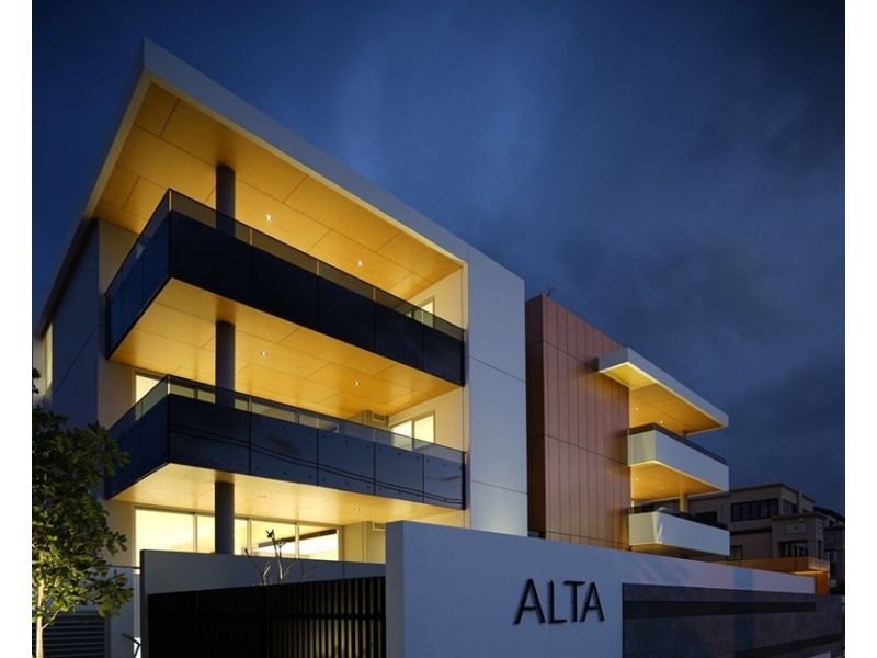 50 Woodroffe Avenue, Main Beach QLD 4217