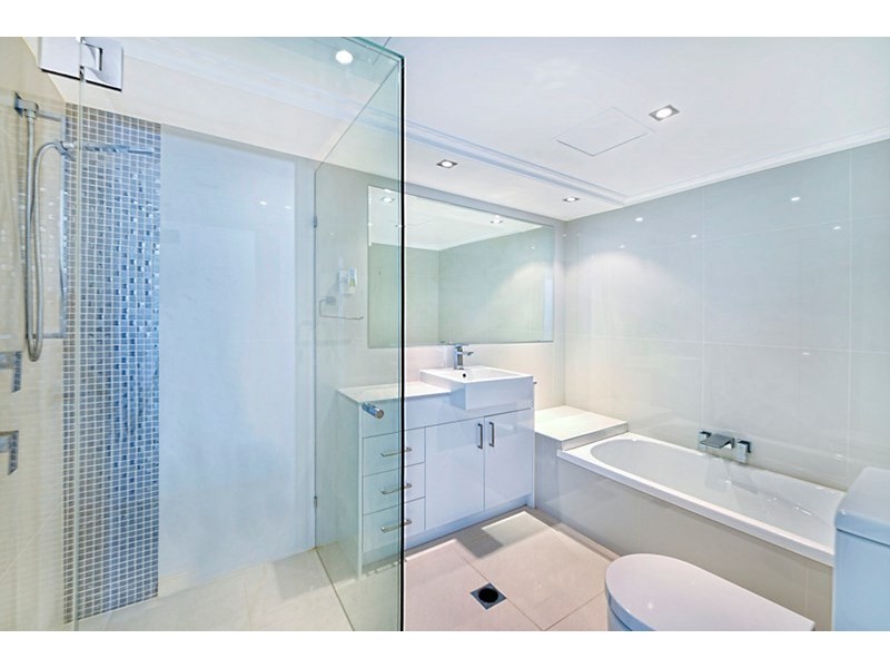 4 Old Burleigh Road, Surfers Paradise QLD 4217