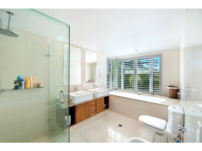 30 Garfield Terrace, Surfers Paradise QLD 4217