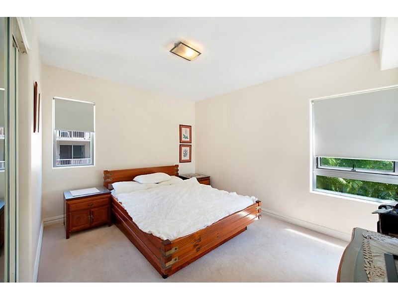 30 Garfield Terrace, Surfers Paradise QLD 4217