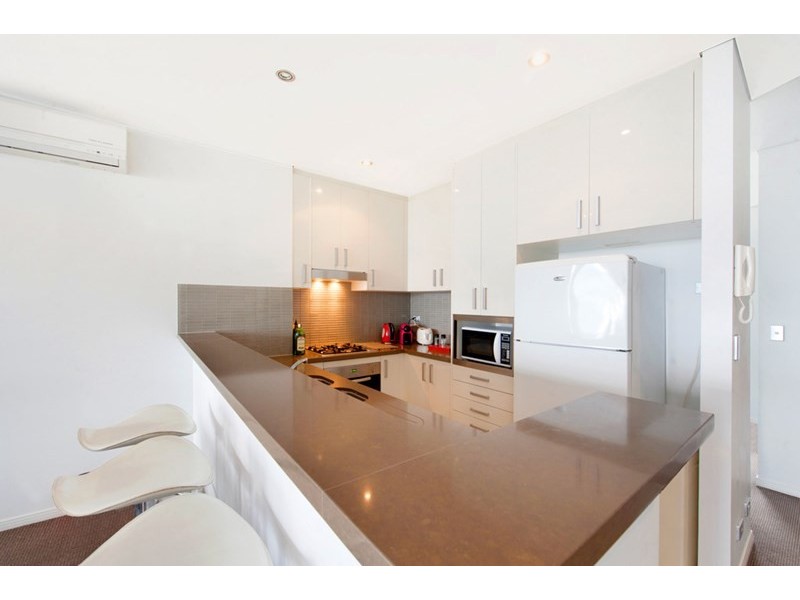 4 Como Crescent, Southport QLD 4215