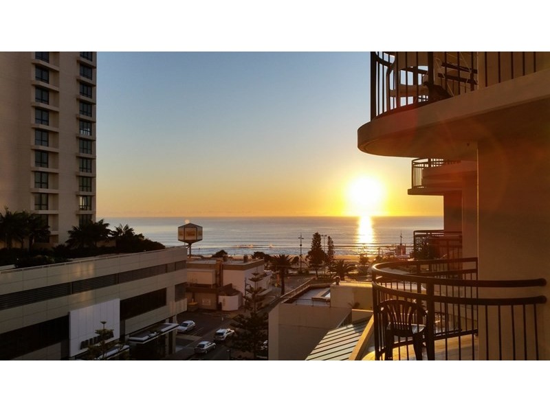 18 Hanlan Street, Surfers Paradise QLD 4217