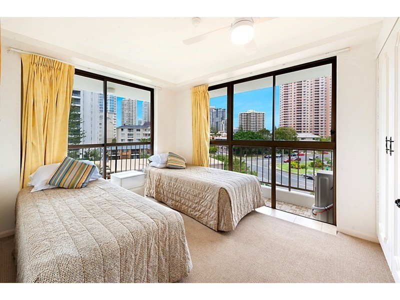 4 Britannia Avenue, Broadbeach QLD 4218