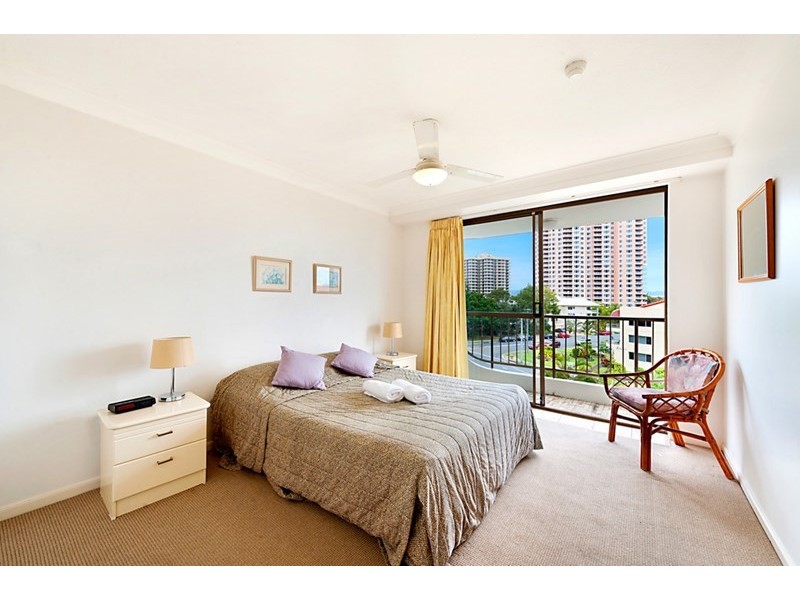 4 Britannia Avenue, Broadbeach QLD 4218