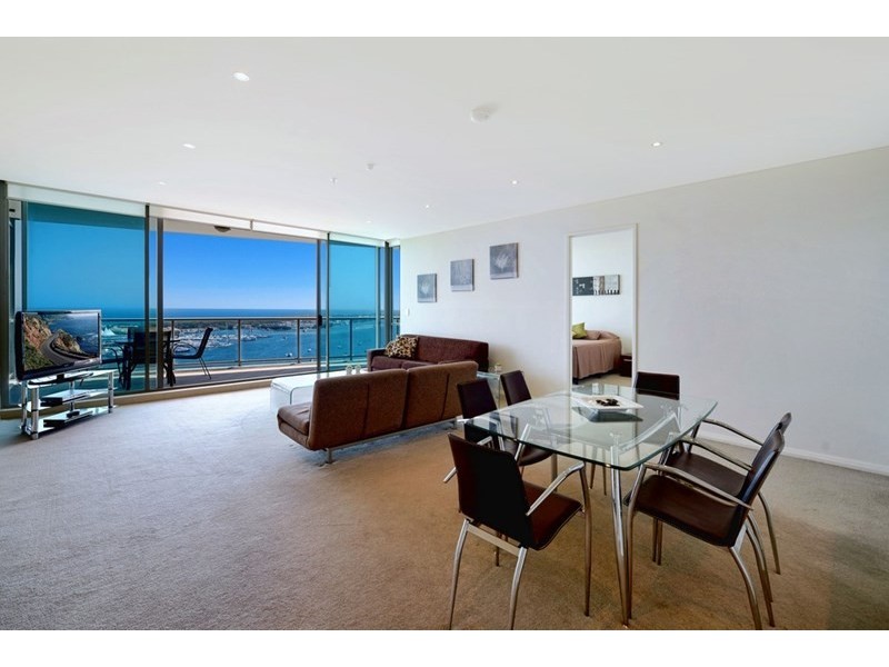 1 Como Crescent, Southport QLD 4215