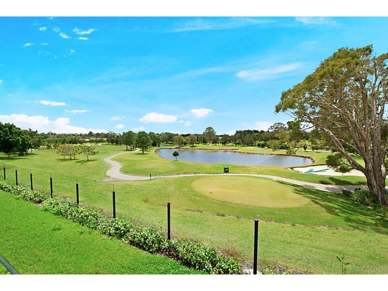 4 The Dress Circle, Benowa QLD 4217