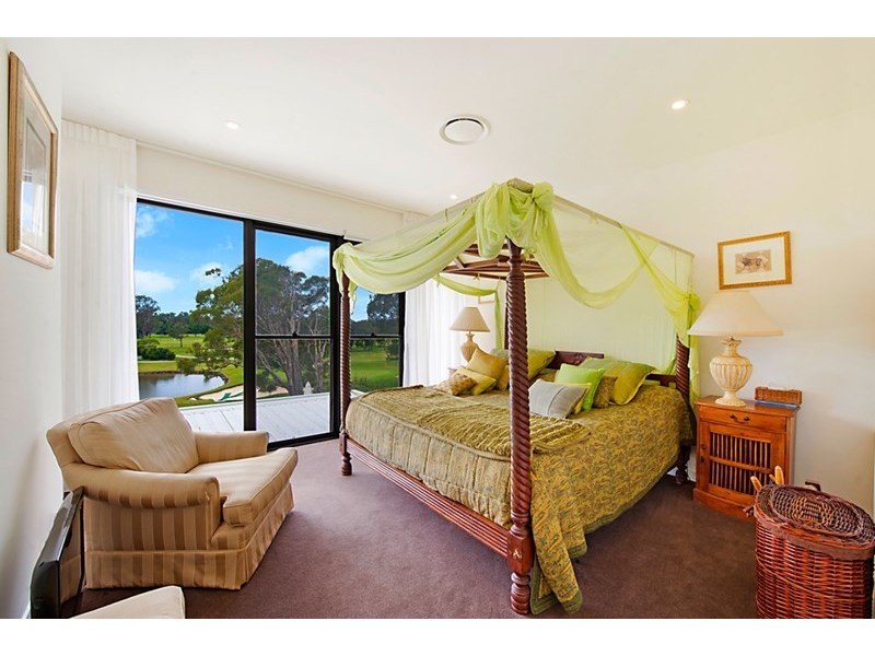 4 The Dress Circle, Benowa QLD 4217