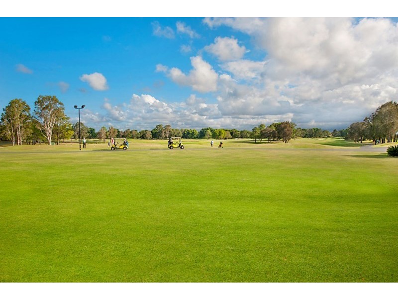 4 The Dress Circle, Benowa QLD 4217