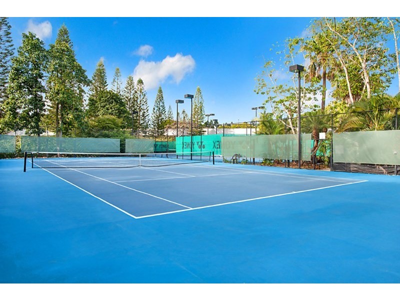 4 The Dress Circle, Benowa QLD 4217